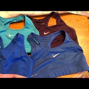 Nike women’s sports bras Large
